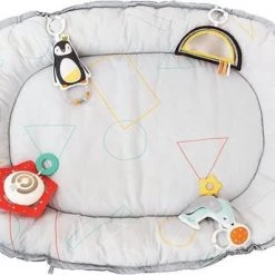Taf Toys Babynestje En Babygym In 2 In 1 Met Afneembare Bogen En Speeltjes - Met Licht En Afneembaar Muziekdoosje -Babygyms || hobbelfiguren || vormenstoven Winkel 550x344 1