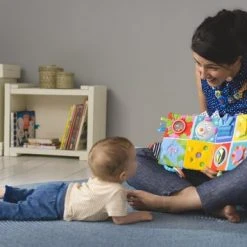 Taf Toys Activity Center Voor Aan De Box, Campingbed Of Los Te Gebruiken, Met Muziek En Licht – 0 Tot 24 Maanden -Babygyms || hobbelfiguren || vormenstoven Winkel 550x356 1