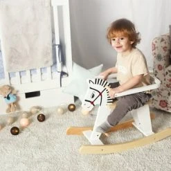 Mamabrum Houten Hobbelpaard - Wit - Hobbel Paard / Dier Schommelpaard Hobbeldier Wip Schommeldier Hout - 1 2 3 4 Jaar - Hobbelfiguur Baby Hobbeldieren Schommelpaardje Schommeldieren -Babygyms || hobbelfiguren || vormenstoven Winkel 550x366 143