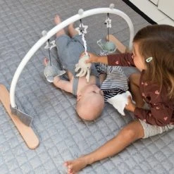 Flow Amsterdam - Baby Gym Ocean - Belletje - Trilknuffel - Melodietje -Babygyms || hobbelfiguren || vormenstoven Winkel 550x366 58