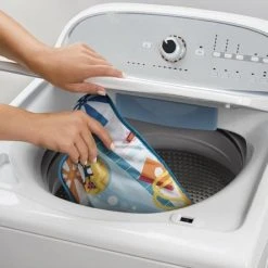 Fisher-Price - Speelmat Met Zwembadthema - Activiteitenmat -Babygyms || hobbelfiguren || vormenstoven Winkel 550x444 1