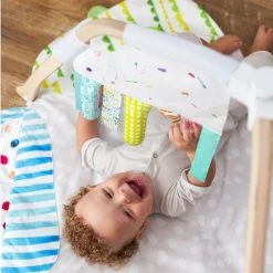 Lovevery - Sensorisch Speelgoed - Speellinten -Babygyms || hobbelfiguren || vormenstoven Winkel 550x542 2