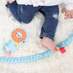 SES Tiny Talents - Sense Around Activiteiten Ring - Speelring - Inclusief Ringen, Contrastkaartjes En Bijtsleutels 8 SES Tiny Talents - Sense Around Activiteiten Ring - Speelring - Inclusief Ringen, Contrastkaartjes En Bijtsleutels -Babygyms || hobbelfiguren || vormenstoven Winkel 550x550 153