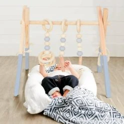 Thuys – Babygym Hout – Speelboog Baby – Speelgoed Baby - Trendy/Hout/Grijs/45x37.5x47.5cm -Babygyms || hobbelfiguren || vormenstoven Winkel 550x550 350