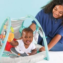 Bright Starts Arctic Glow Light Show Playmat -Babygyms || hobbelfiguren || vormenstoven Winkel 550x550 487