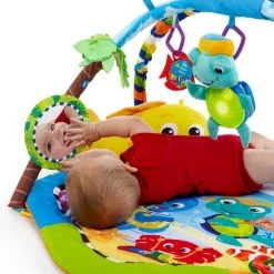 Babygym, Baby Cadeau - Jongen & Meisje, Dierenvriendjes Speelmat, Interactief Speelgoed - Multikleuren. -Babygyms || hobbelfiguren || vormenstoven Winkel 550x558 2