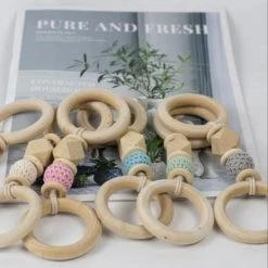 Merkloos BIJTSPEELGOED- RINGKETTING 100% Organische Houten Baby Grijp-bijtspeelgoed 3 M + WIT -Babygyms || hobbelfiguren || vormenstoven Winkel 550x657 1