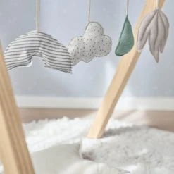 Kave Home - Maralis Tipi Babytrainer Van Massief Beukenhout -Babygyms || hobbelfiguren || vormenstoven Winkel 550x687 11