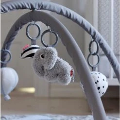 Done By Deer Activity Play Mat Grey -Babygyms || hobbelfiguren || vormenstoven Winkel 550x793