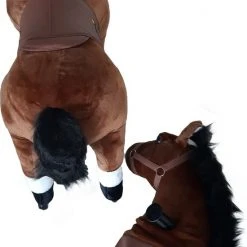 2iX - Rijdend Speelgoed Paard - Bruin - Pluche - Inline Skate Wielen - Hobbelpaard Voor Jongens En Meisjes 4 Tot 9 Jaar -Babygyms || hobbelfiguren || vormenstoven Winkel 550x808 1