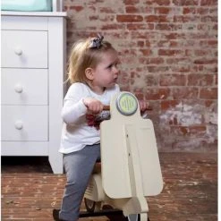 Childhome CHILDWOOD - SCHOMMEL SCOOTER CREAM -Babygyms || hobbelfiguren || vormenstoven Winkel 550x810