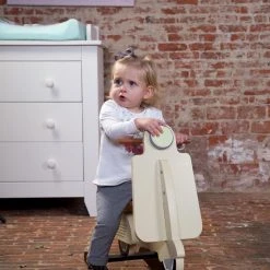 Childhome CHILDWOOD - SCHOMMEL SCOOTER CREAM -Babygyms || hobbelfiguren || vormenstoven Winkel 550x825 38